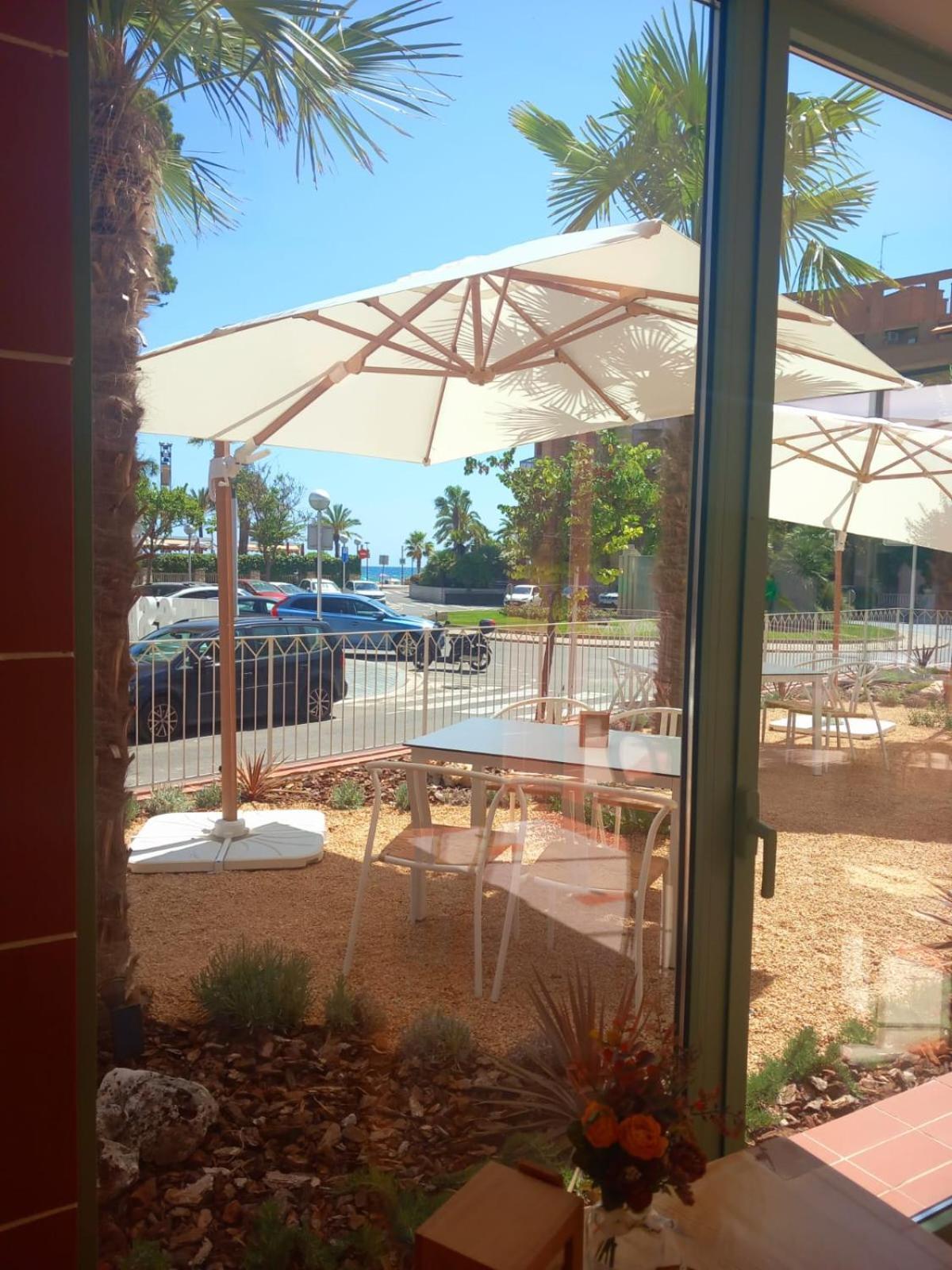 Terra Aurea Aparthotel Salou Buitenkant foto